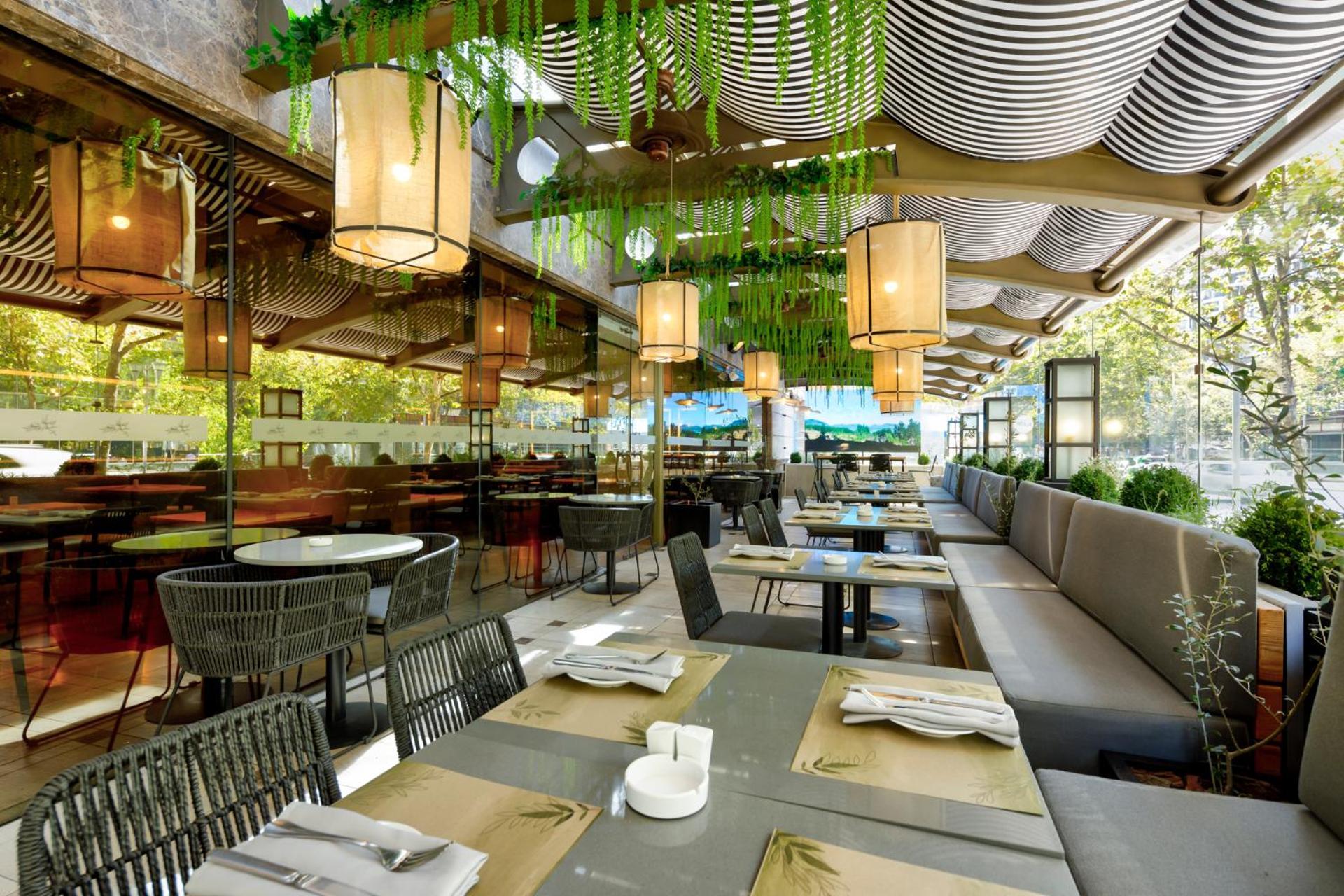 Plaza El Bosque Ebro Hotel Santiago